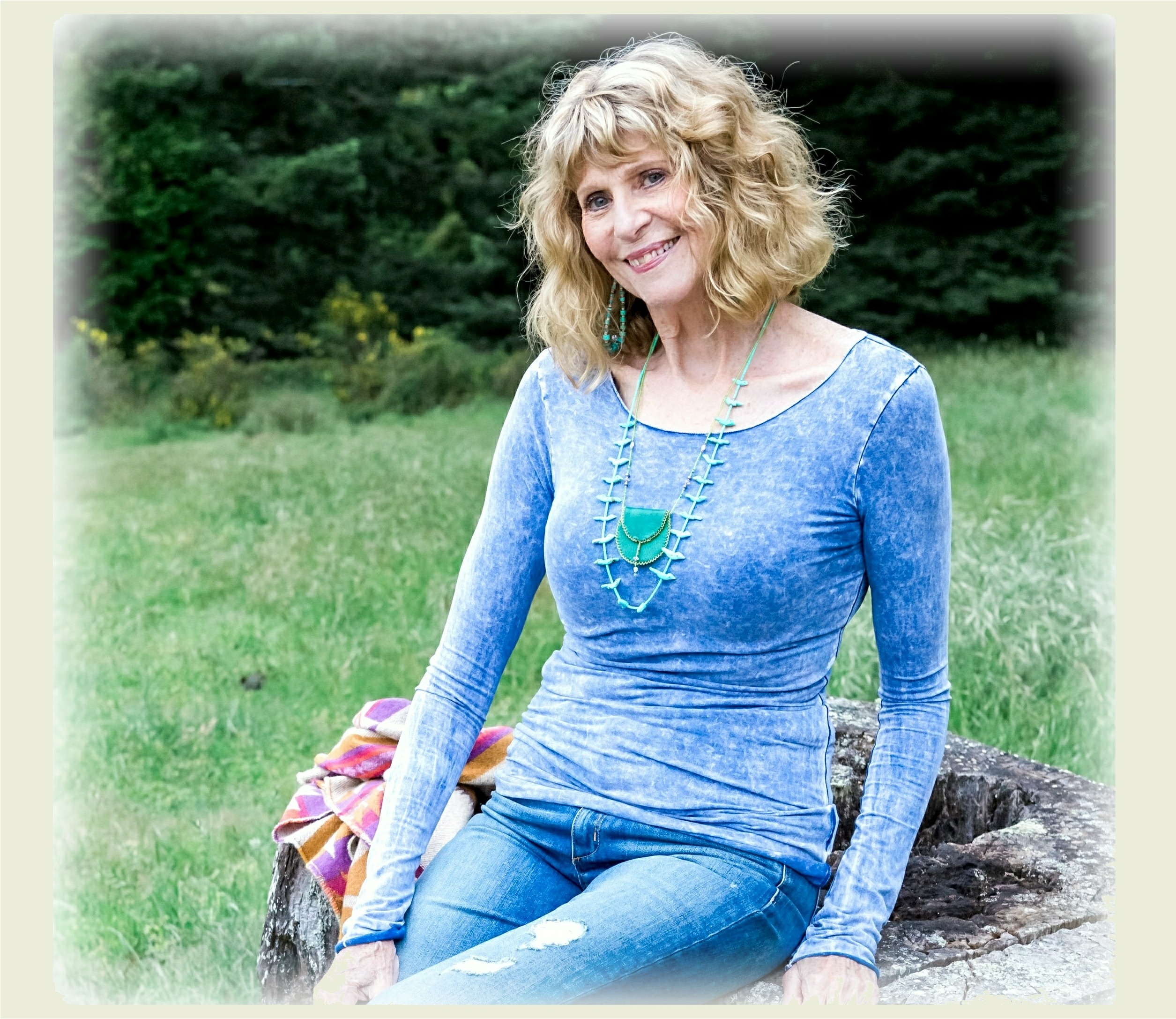 vanna-s-headshots0053-from-vanna-8-31_color_adjusted_feathered_ececda_bkgd2510x2174